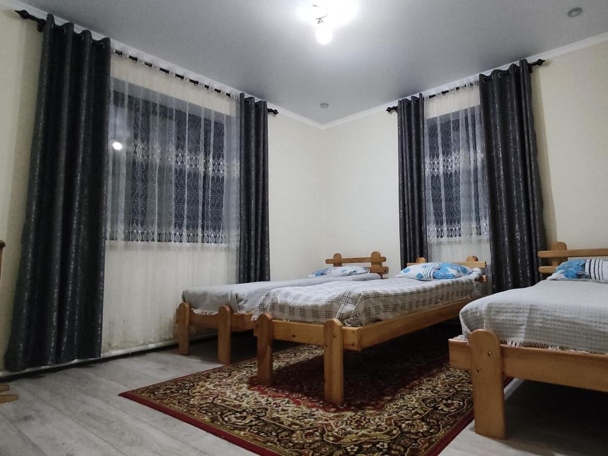 Tuenduek Guest House, 카라콜 외부 사진