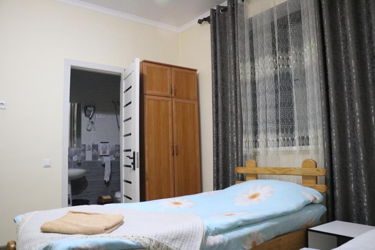 Tuenduek Guest House, 카라콜 외부 사진