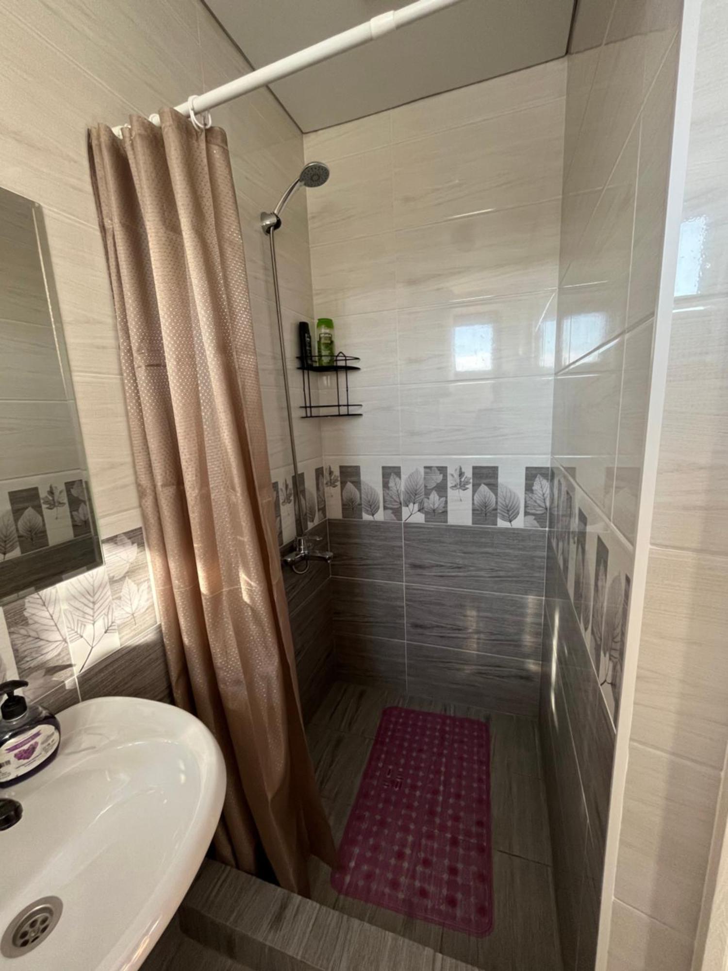 Tuenduek Guest House, 카라콜 외부 사진