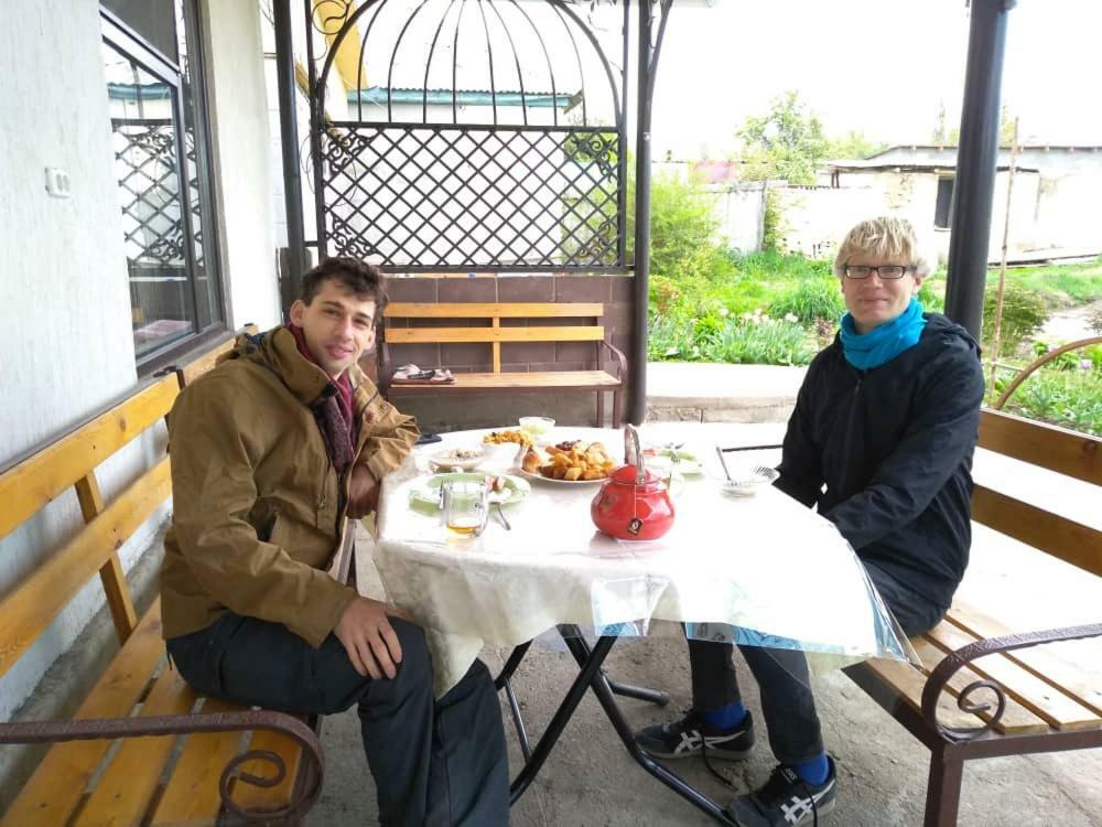 Tuenduek Guest House, 카라콜 외부 사진